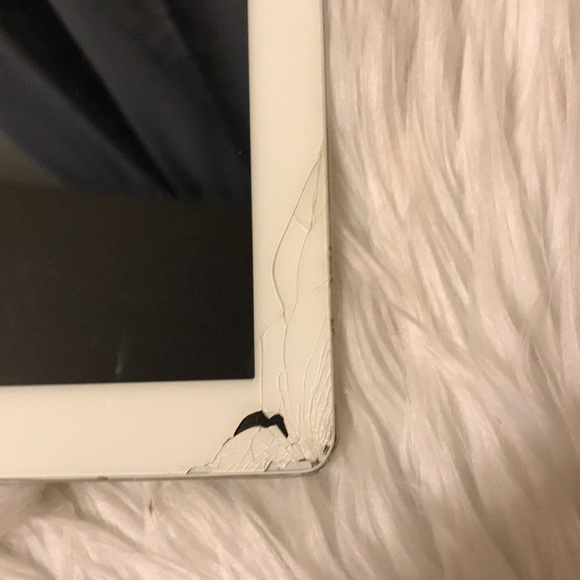 Ipad - Picture 3 of 4